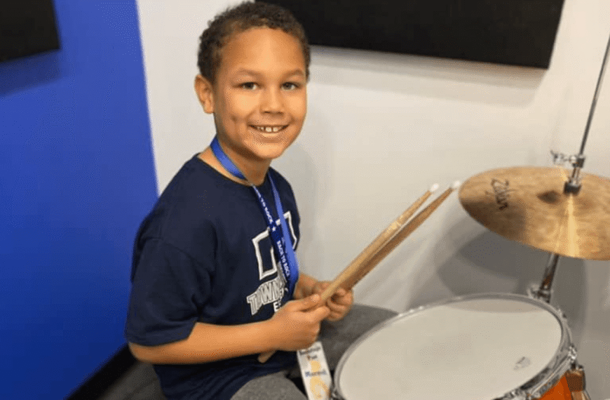 DRUM LESSON